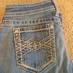 ARIAT JEANS!